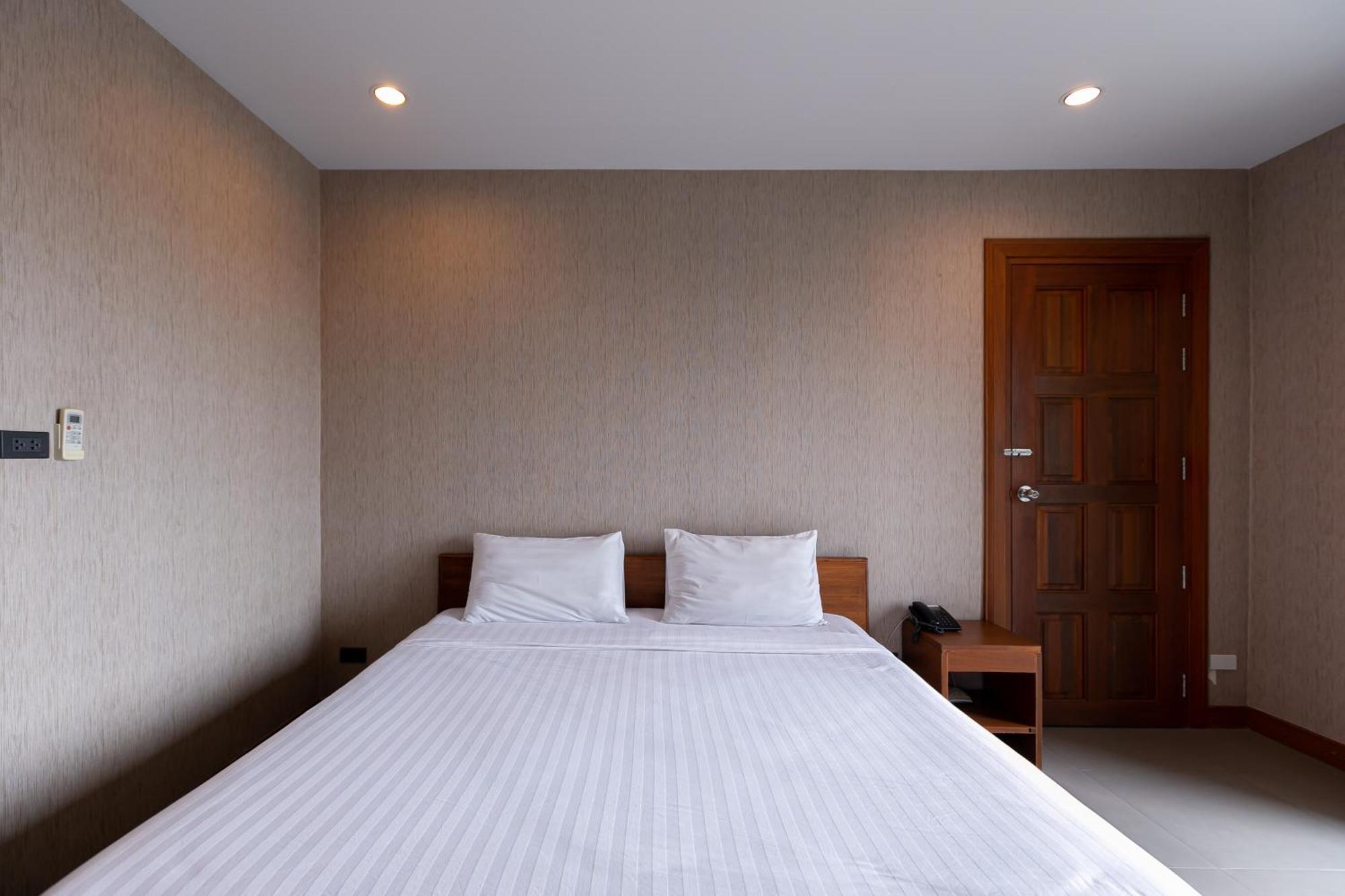 Farthai Residence Phan Thong Luaran gambar