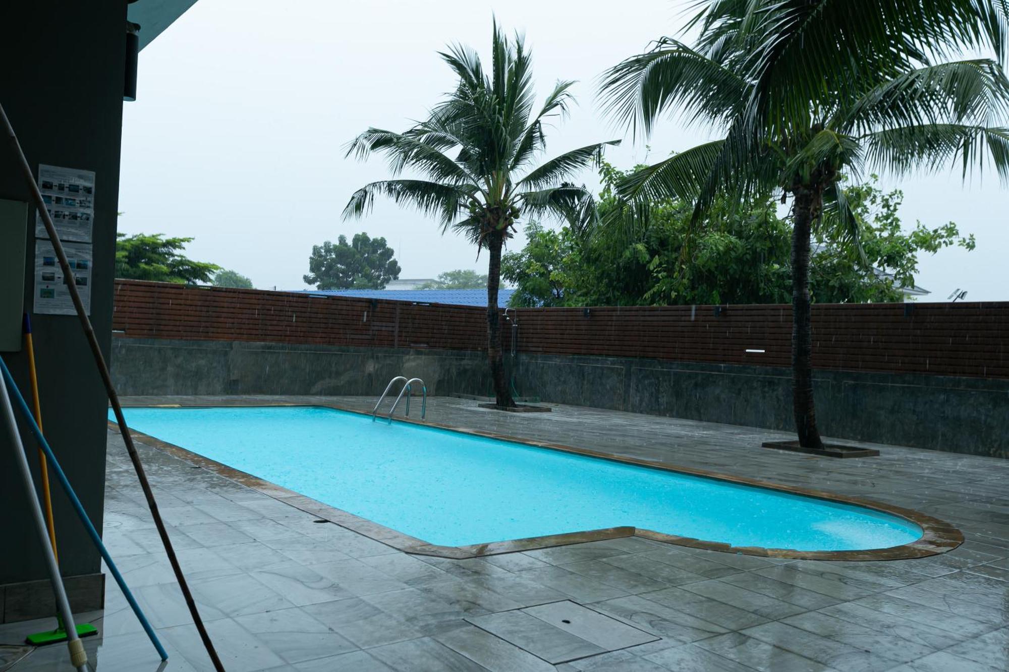 Farthai Residence Phan Thong Luaran gambar