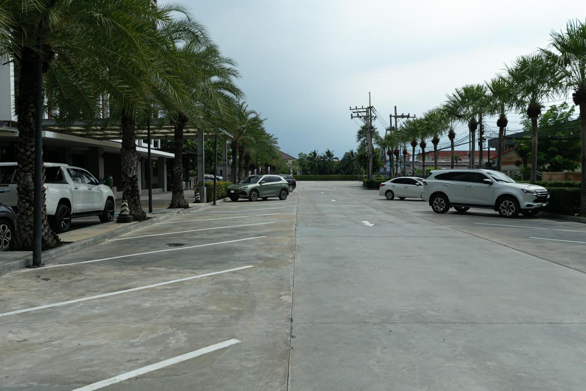 Farthai Residence Phan Thong Luaran gambar