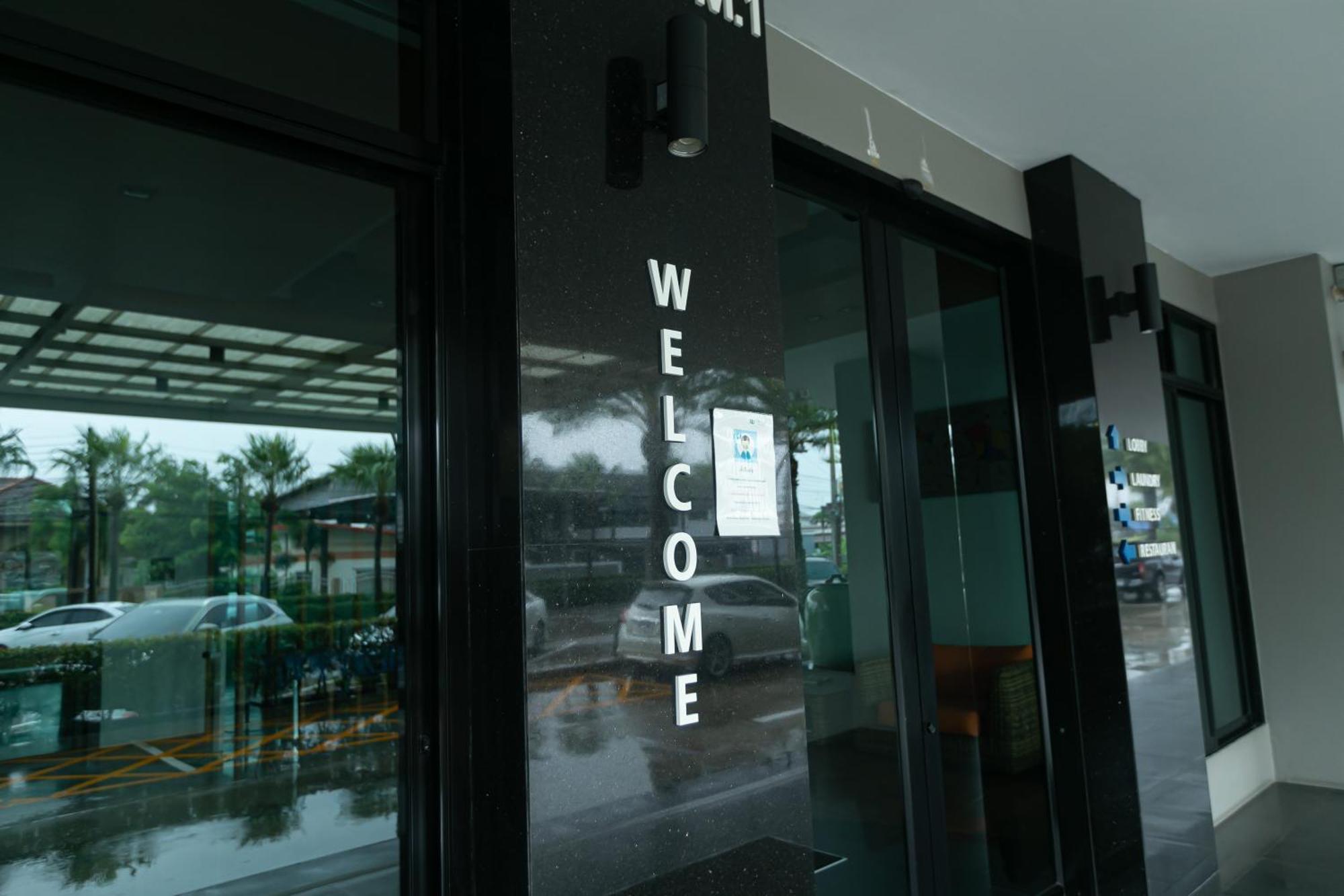 Farthai Residence Phan Thong Luaran gambar